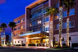 Summerlin Hotel with Pool and Kitchen | Element Las Vegas Summerlin