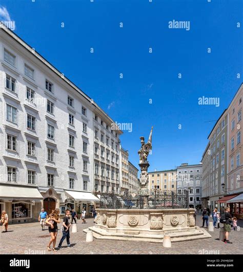 Florianibrunnen from 1734, Alter Markt, Old Town, Salzburg, Austria Stock Photo - Alamy