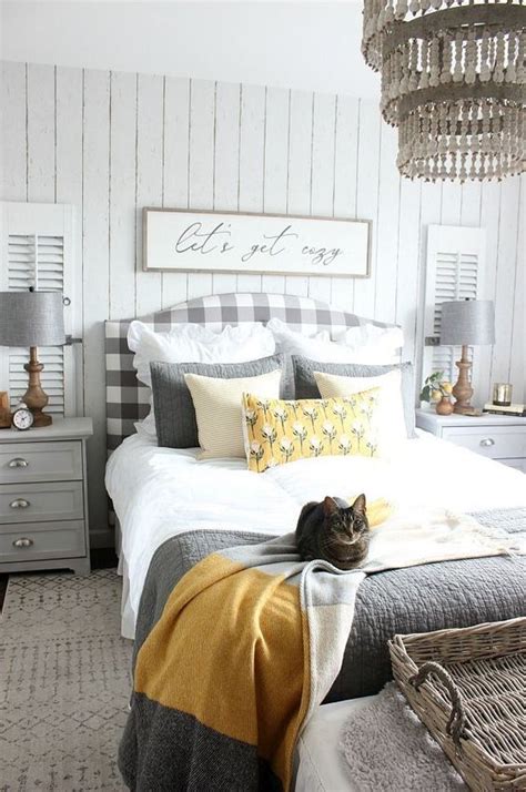 25 Cool Grey And Yellow Bedrooms That Invite In - DigsDigs