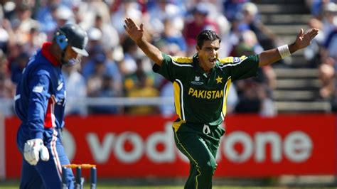 Most Wickets in ODI: #1 Muthiah Muralidaran #2 Wasim Akram #3 Waqar ...