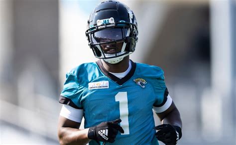 Jaguars’ Travis Etienne Jr profile: Age, height, weight, contract and college stats