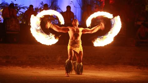 Fire-knife dancers head to Hawaii for championship juggling - Los ...