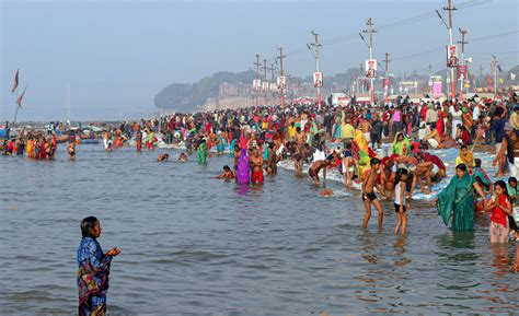 Magh Mela 2021: Photos of Devotees Taking Holy Dip in Sangam at ...