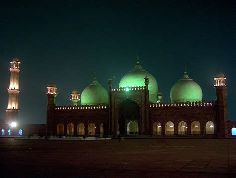 Top 10 beautiful Mosques to visit around the world - British Muslim Magazine