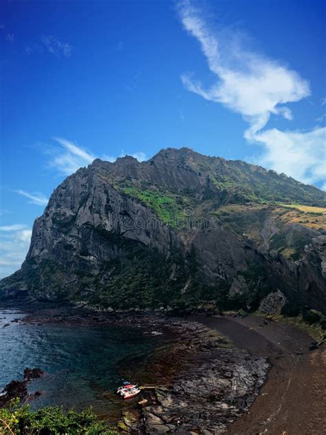 Seongsan Ilchulbong Volcanic Crater Landscape Stock Photo - Image of jeju, korea: 104507292