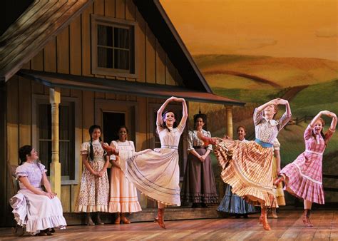 Chicago Theater Review: OKLAHOMA! (Lyric Opera) | Oklahoma musical ...