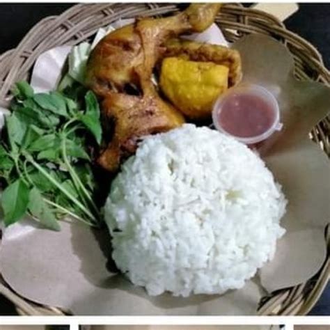 Pecel Ayam Paha Dan Nasi | StaeJek