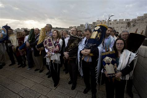 Israel's high court says non-Orthodox converts are Jews | AP News