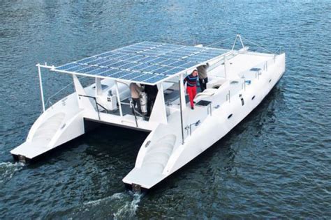 A 100% electric catamaran