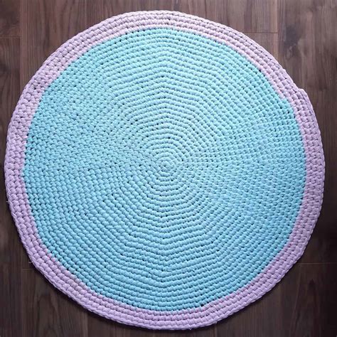 Round Crochet Rug with T-Shirt Yarn - Free Pattern | Ned & Mimi