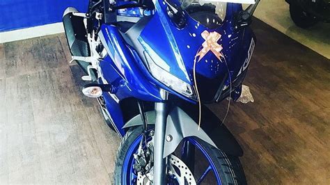 Used 2020 Yamaha YZF R15 V3 Racing Blue - ABS BS VI (S199923) for sale in Faridabad | BikeWale