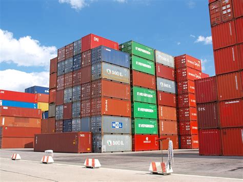 Types of Shipping Containers for International Shippers