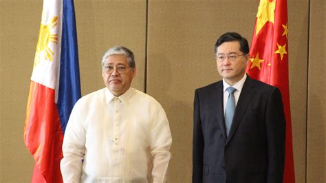 China and Philippines discuss ties as Manila opens bases to U.S ...