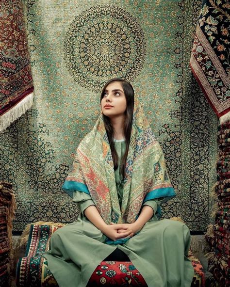 Iranian carpet..Iranian girl : r/pics