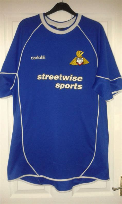 Doncaster Rovers Away football shirt 2003 - 2004. Sponsored by Streetwise Sports