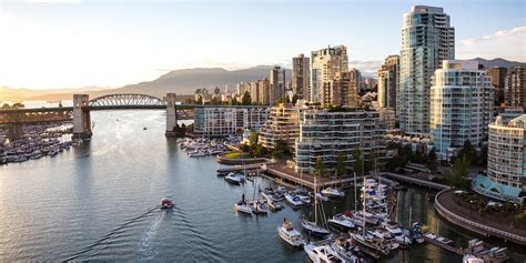 Pinnacle Hotel Vancouver Harbourfront | Travelzoo