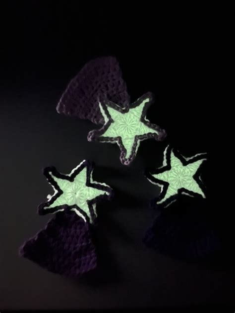 FREE Shooting Star AppliqueOrnament: Crochet pattern | Ribblr