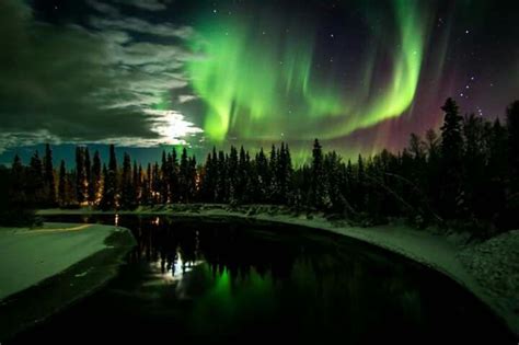 Lights at the north pole | Beautiful nature, Natural landmarks, Natural wonders