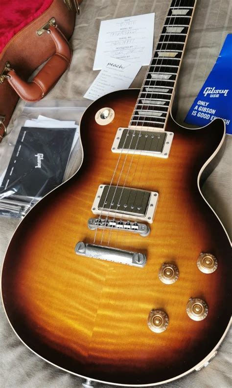 Gibson Les Paul traditional 2018 + Laney cub8 + zoom G3xn pedalboard ...