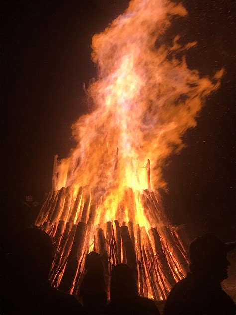 One of the greatest traditions in Texas. Aggie Bonfire. : r/texas