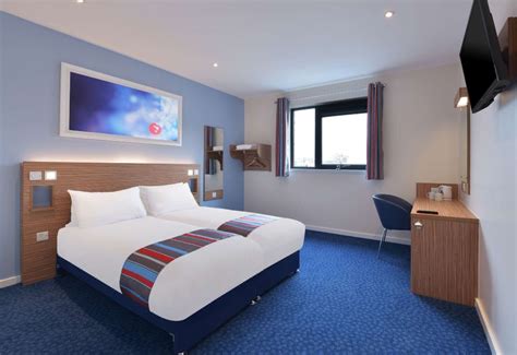 Travelodge London Liverpool Street,London - Updated Prices & Hotel ...