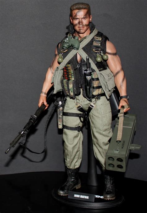 1/6 Hot Toys - MMS276 - Commando: John Matrix Collectible Figure | Page ...