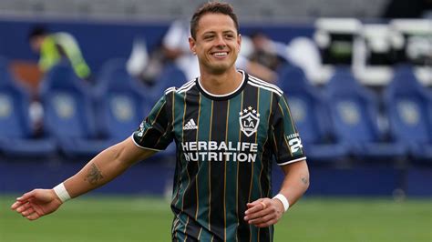 Javier Hernández set up for more history with Galaxy: MLS Week 3 News ...