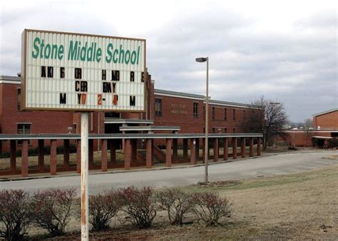 Huntsville board votes to negotiate sale of Stone Middle School, gets early look at 2015-2016 ...