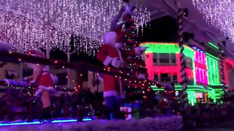 Movie World White Christmas Parade - YouTube