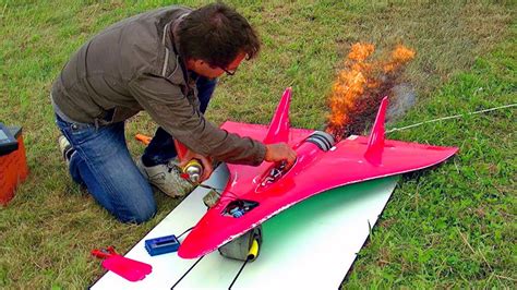 World's Fastest RC Airplane Has a Turbine Jet Engine and Reaches Insane ...