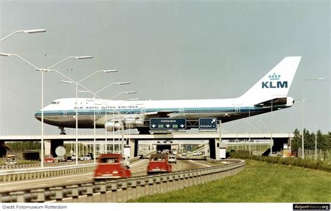 PHOTOS: The KLM 747 at Schiphol - The Early Years - A VISUAL HISTORY OF THE WORLD'S GREAT ...