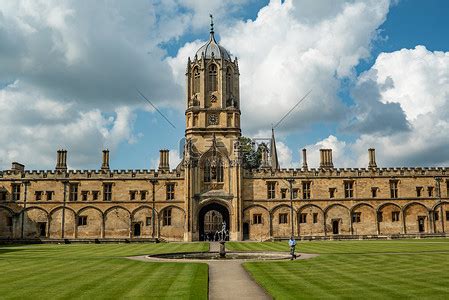 英国牛津大学中庭广场摄影图高清摄影大图-千库网