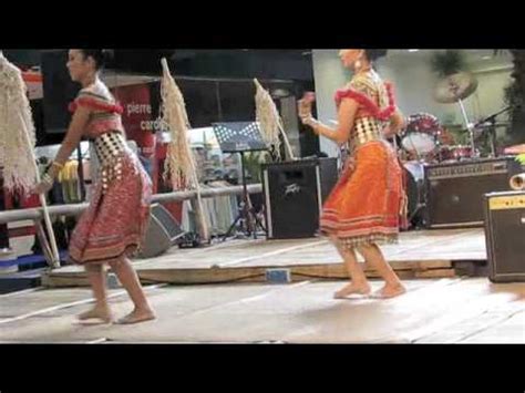 invisiblelady: Traditional Dance - Ngajat Iban from Sarawak and ibanese ...