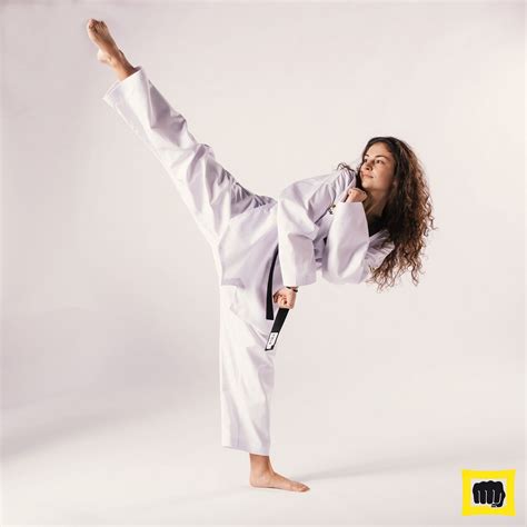 Ela Aydin - Taekwondo | Martial arts girl, Women karate, Martial arts women