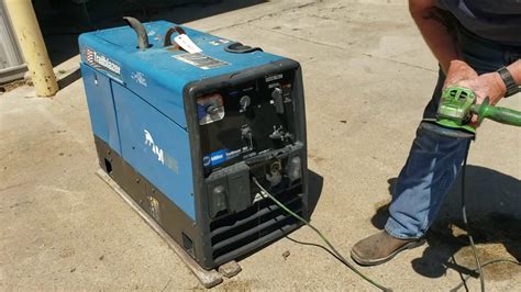 Miller Trailblazer 302 Welder / Generator - YouTube