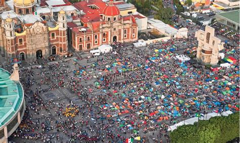 Millions flock to Mexico’s Basilica of Guadalupe - Newspaper - DAWN.COM