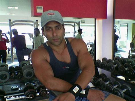 salman khan in GYM - salmankhanfans.weebly.com