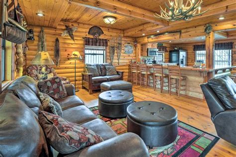 Rustic Cabin in Roaring River State Park!, Eagle Rock (updated prices 2024)