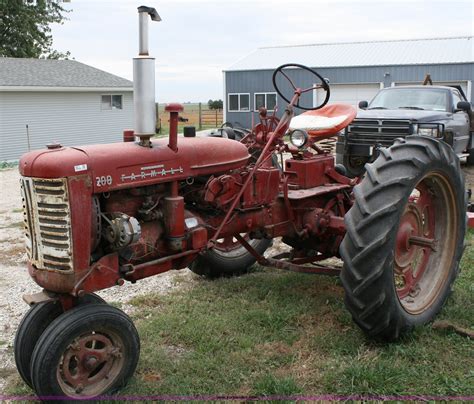 Farmall 200 tractor | Tractor Library