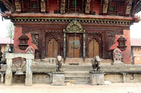 UK architect helps locals rebuild oldest Hindu temple in Nepal after earthquake | Inhabitat ...