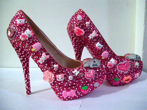 kawaii ichigo : Hello Kitty Heels