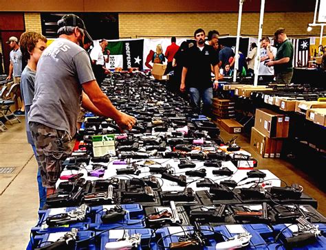 Why are the Feds Scanning License Plates at Gun Shows? | Texas Standard