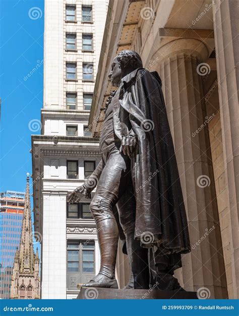 Statue of George Washington at Federal Hall in New York City Editorial ...