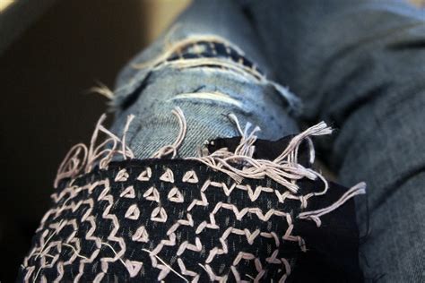 Sashiko Mending Jeans / How I enjoy Sashiko - Upcycle Stitches