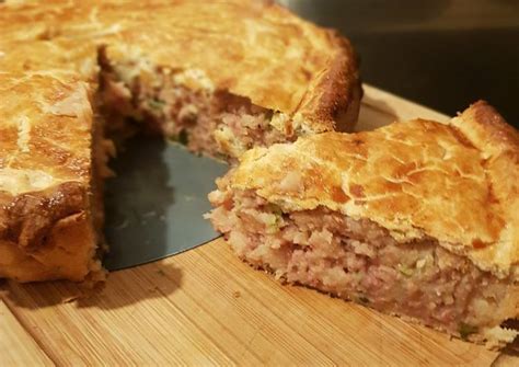 Corned beef & potato pie Recipe by Stacy D - Cookpad