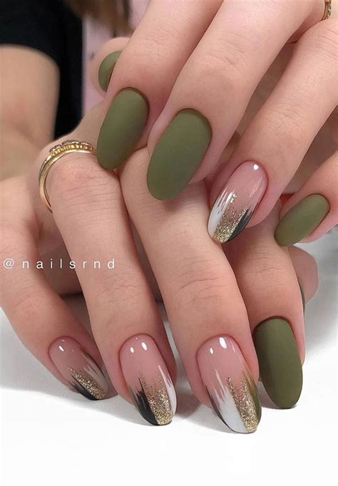 40 Beautiful Nail Design Ideas To Wear In Fall : Matte green and blush