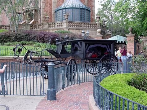 The Haunted Mansion - Liberty Square | Haunted mansion disney world, Disney world magic kingdom ...