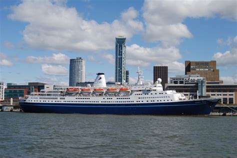 LIVERPOOL MARITIME CITY: Cruise Ships at Liverpool