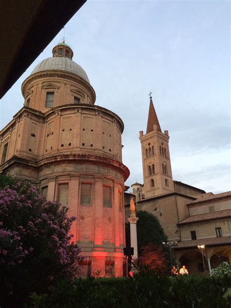 Bologna, Chiostro della Basilica di San Domenico | Paesaggi, Italia ...