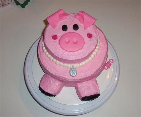 Pig Birthday Cake - CakeCentral.com